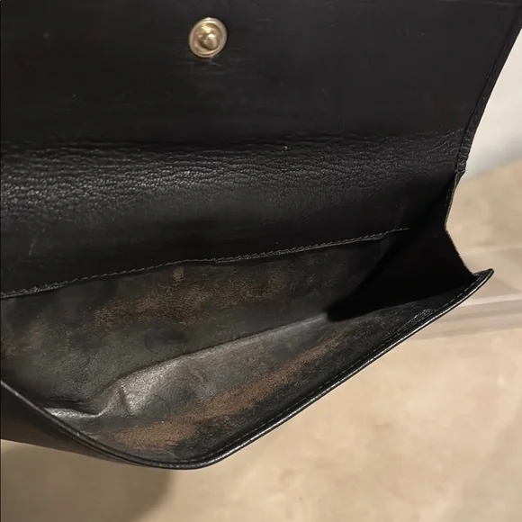 Gucci Black Wallet with Red Accent - Picture 10 of 11